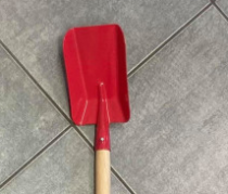 Lopata dětská zahradní červená s násadou